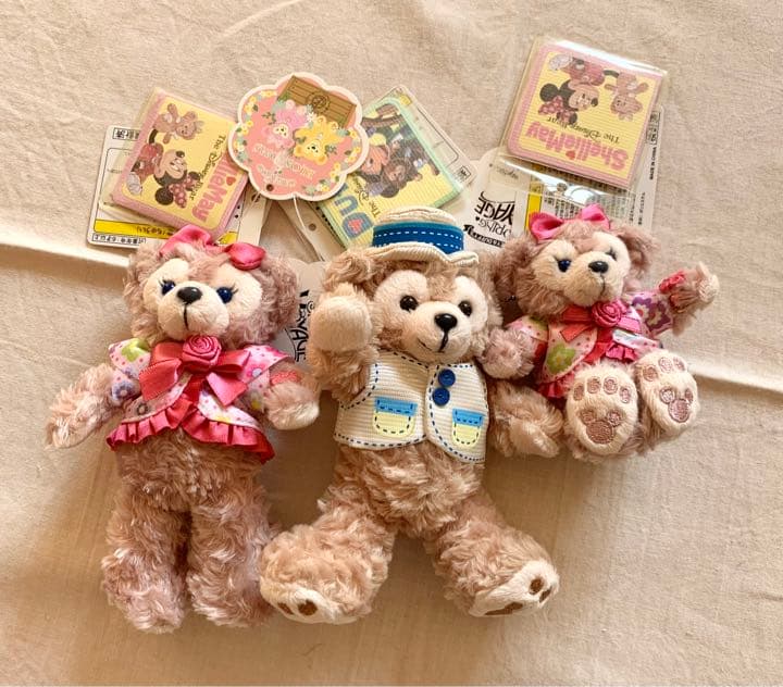 新品　ダッフィー&シェリーメイ　ぬいぐるみバッチ、ストラップ　ぬいば