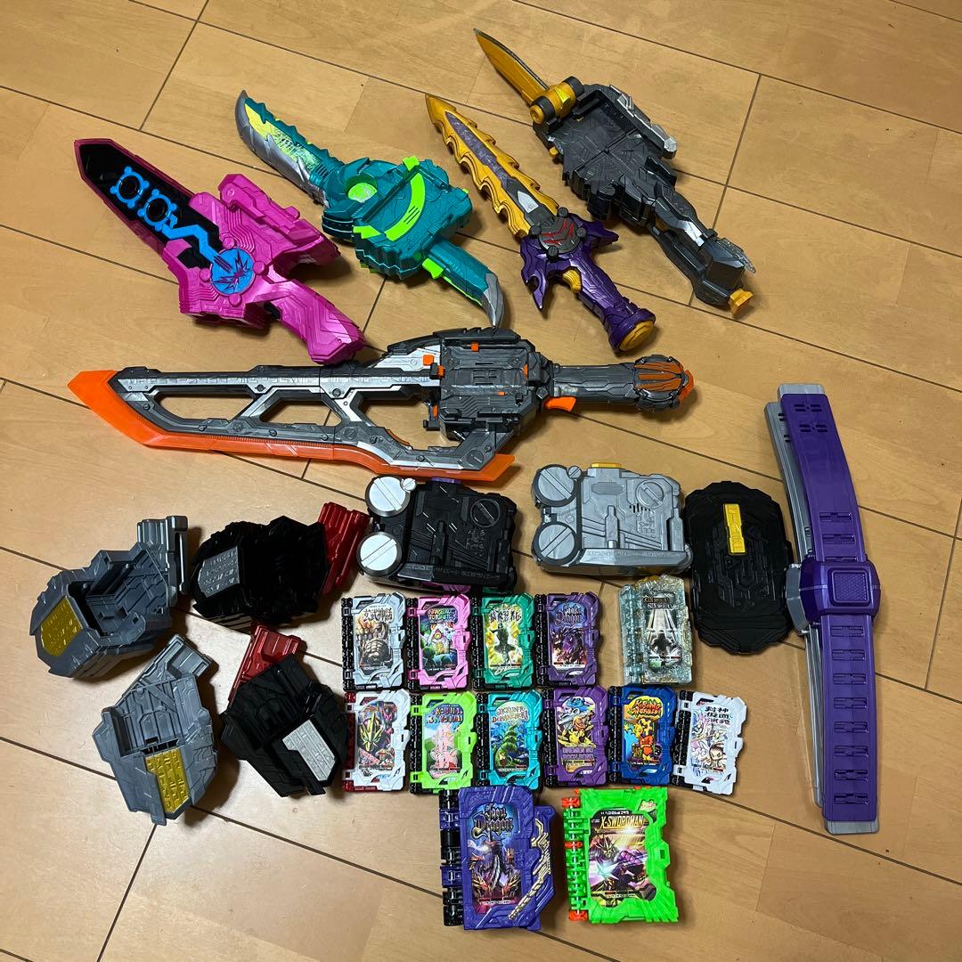 仮面ライダーセイバー　聖剣　まとめ売り