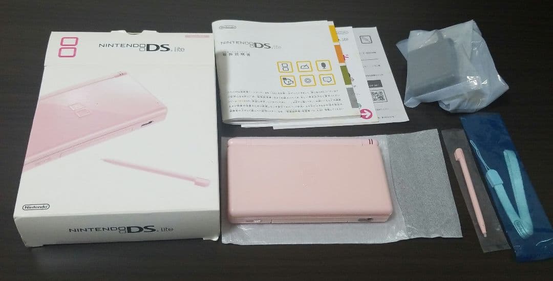 ニンテンドー DS Lite　ピンク　美品ニンテンドーDS;接近未使用