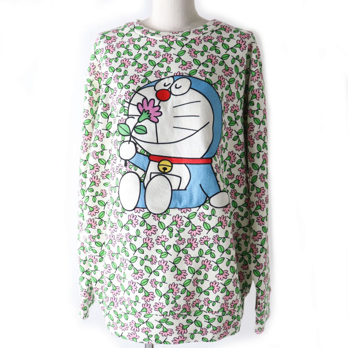 【ドンドン見直し】未使用品☆正規品 21SS グッチ×ドラえもん 638043 クルーネック 花柄 長袖 スウェット ホワイト系 M イタリア製 レディース メンズ タグ付【中古】