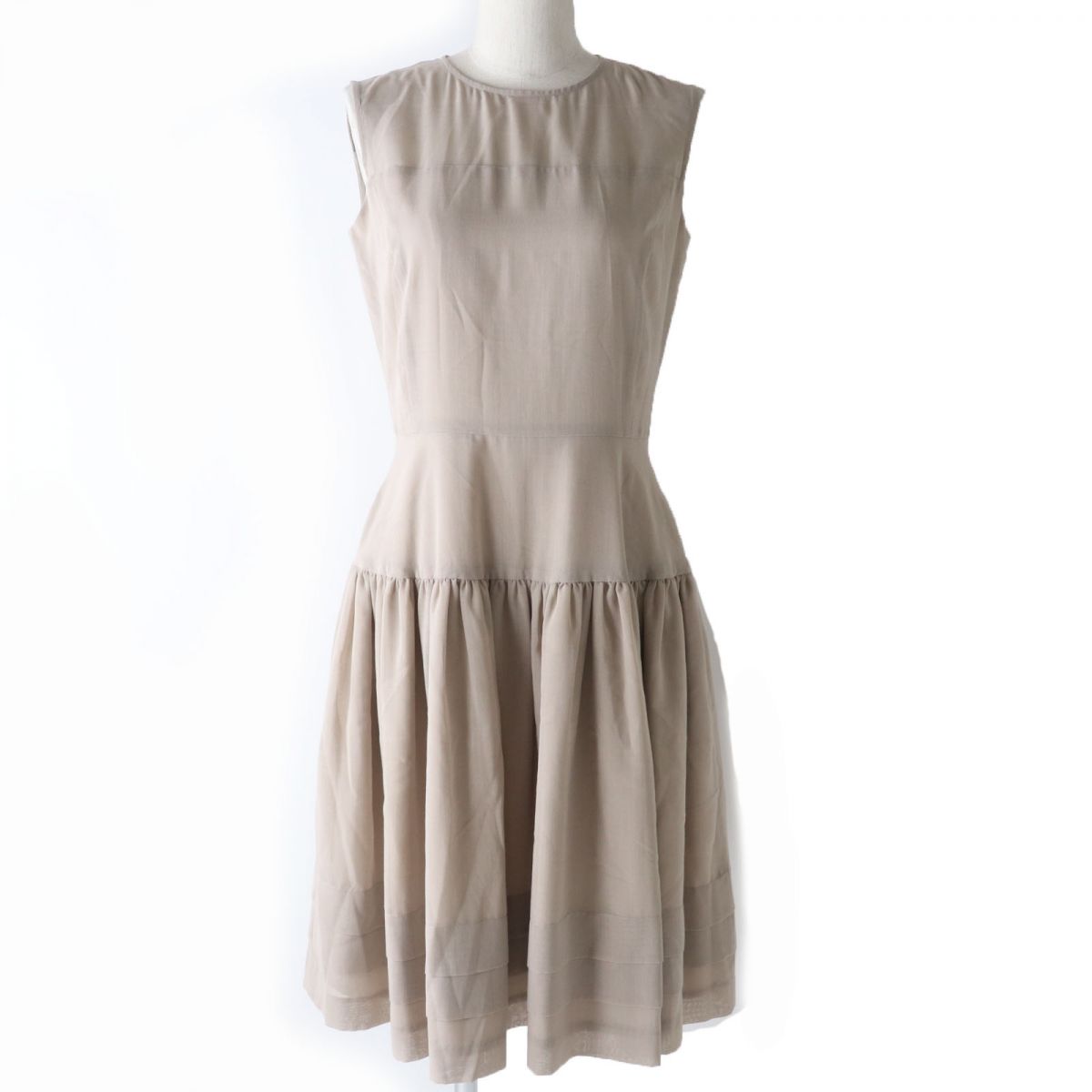【ドンドン見直し】極美品☆正規品 FOXEY NEWYORK フォクシーニューヨーク 39427 裾フレアデザイン ノースリーブ ワンピース/ドレス ベージュ 38 日本製【中古】