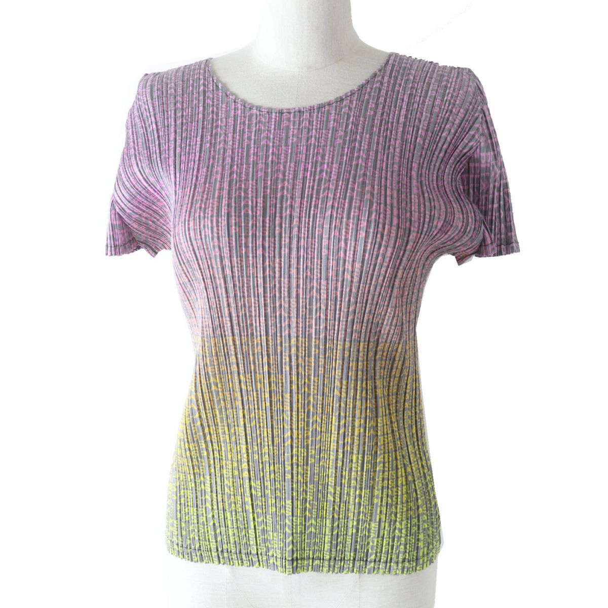 【ドンドン見直し】極美品◎正規品 日本製 PLEATS PLEASE プリーツプリーズ PP61-JK622 レディース 半袖 カットソー／トップス ロゴ総柄 マルチ×グレー 3【中古】