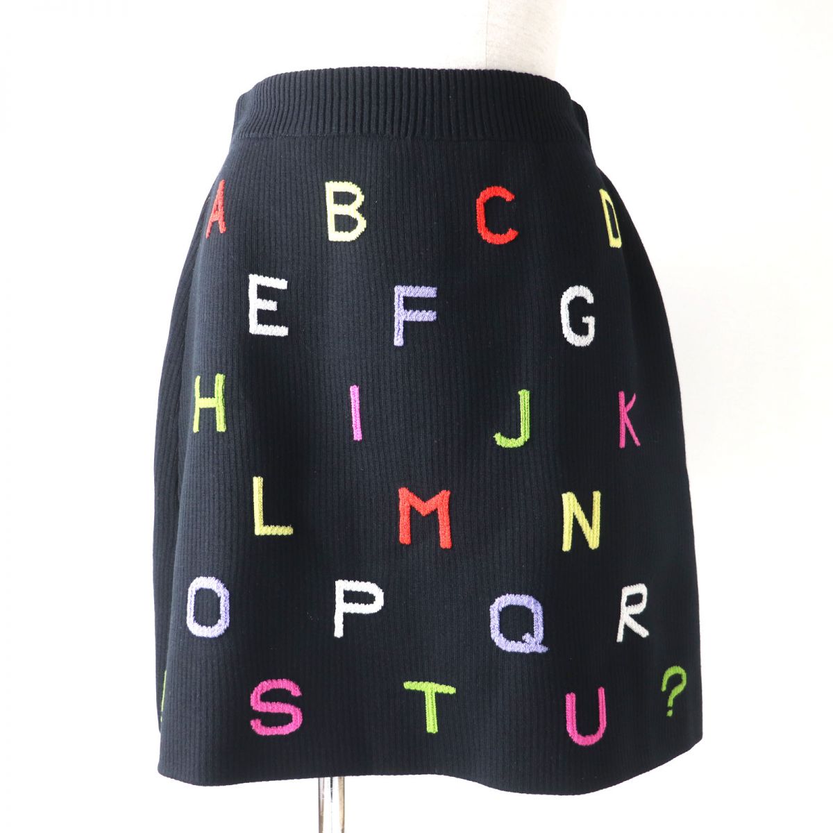 極美品★正規品 CHANEL シャネル 01A P18486 アルファベットデザイン ニットスカート／台形スカート ブラック×マルチ 38 フランス製【中古】