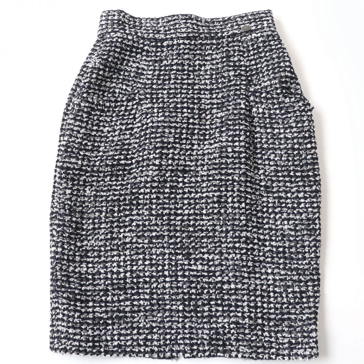 美品☆CHANEL シャネル P47766 ココマークボタン付 裏地シルク 膝丈 リボンツイードスカート/タイトスカート マルチカラー 38 フランス製【中古】