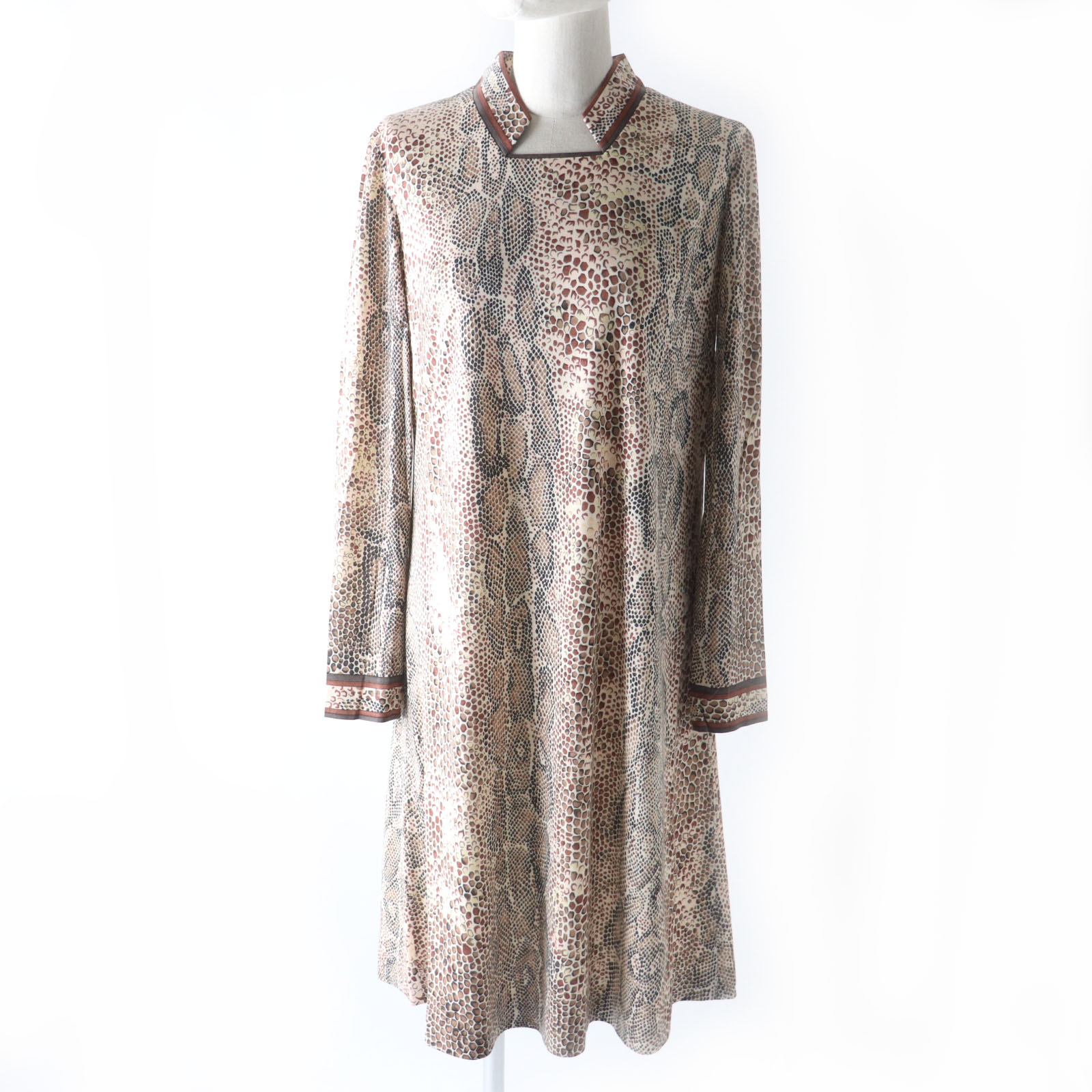 極美品 LEONARD FASHION レオナール ファッション 0320918 シルク混 パイソン柄 長袖 ロングワンピース マルチカラー 40 日本製 正規品 レディース【中古】