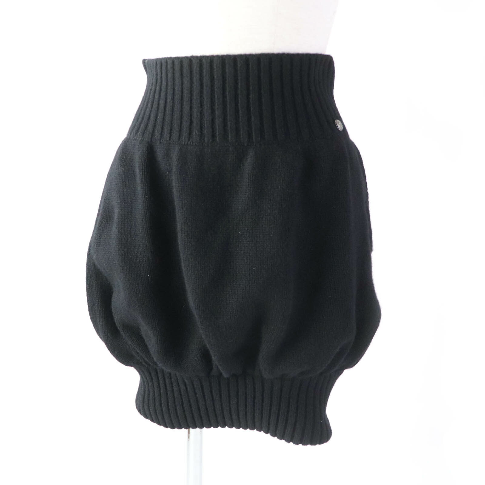 美品★CHANEL シャネル 08A P33485 カシミヤ100％ ココマーク・クラウンボタン付 バルーン ニットスカート ブラック 36 イタリア製 レディース【中古】