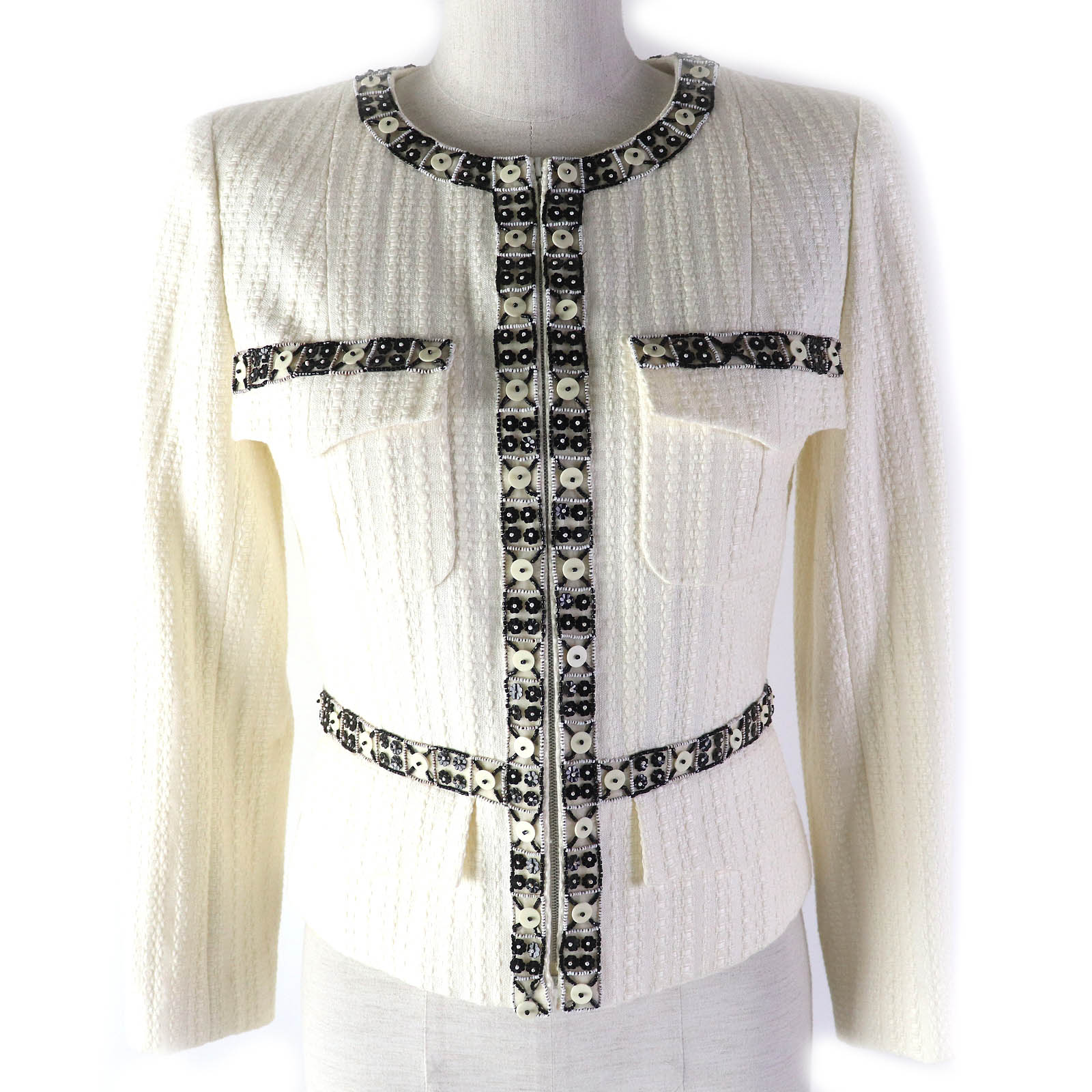 美品△CHANEL シャネル 03P P23760 コットン リネン ココマークスモチーフ ビーズ付き ジップアップ ノーカラージャケット オフホワイト ブラック 34 フランス製 レディース【中古】