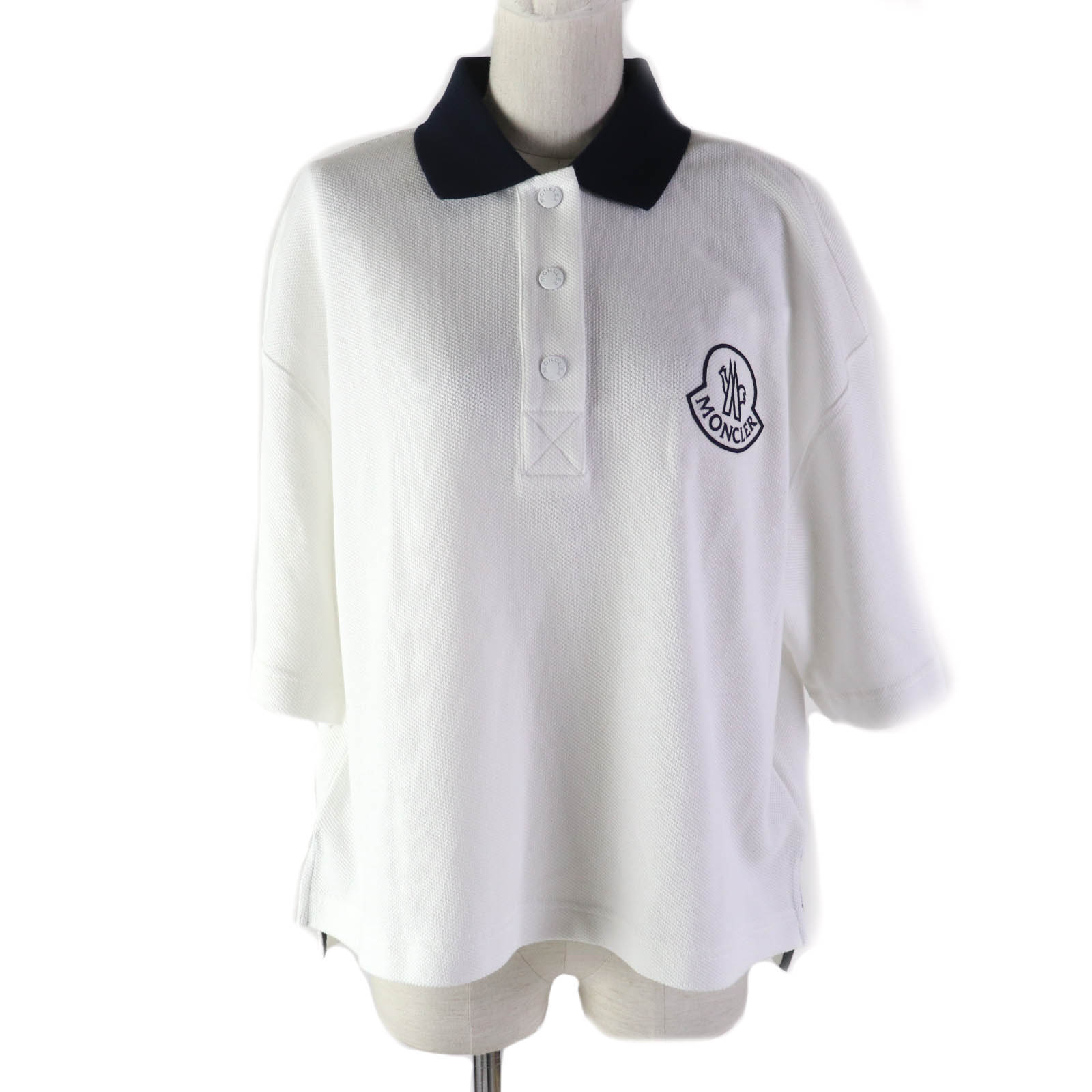 未使用品★MONCLER モンクレール 22年製 SS POLO ロゴボタン付 ロゴプリント コットン100％ オーバーサイズ 半袖ポロシャツ ホワイト ネイビー M 正規品 レディース【中古】