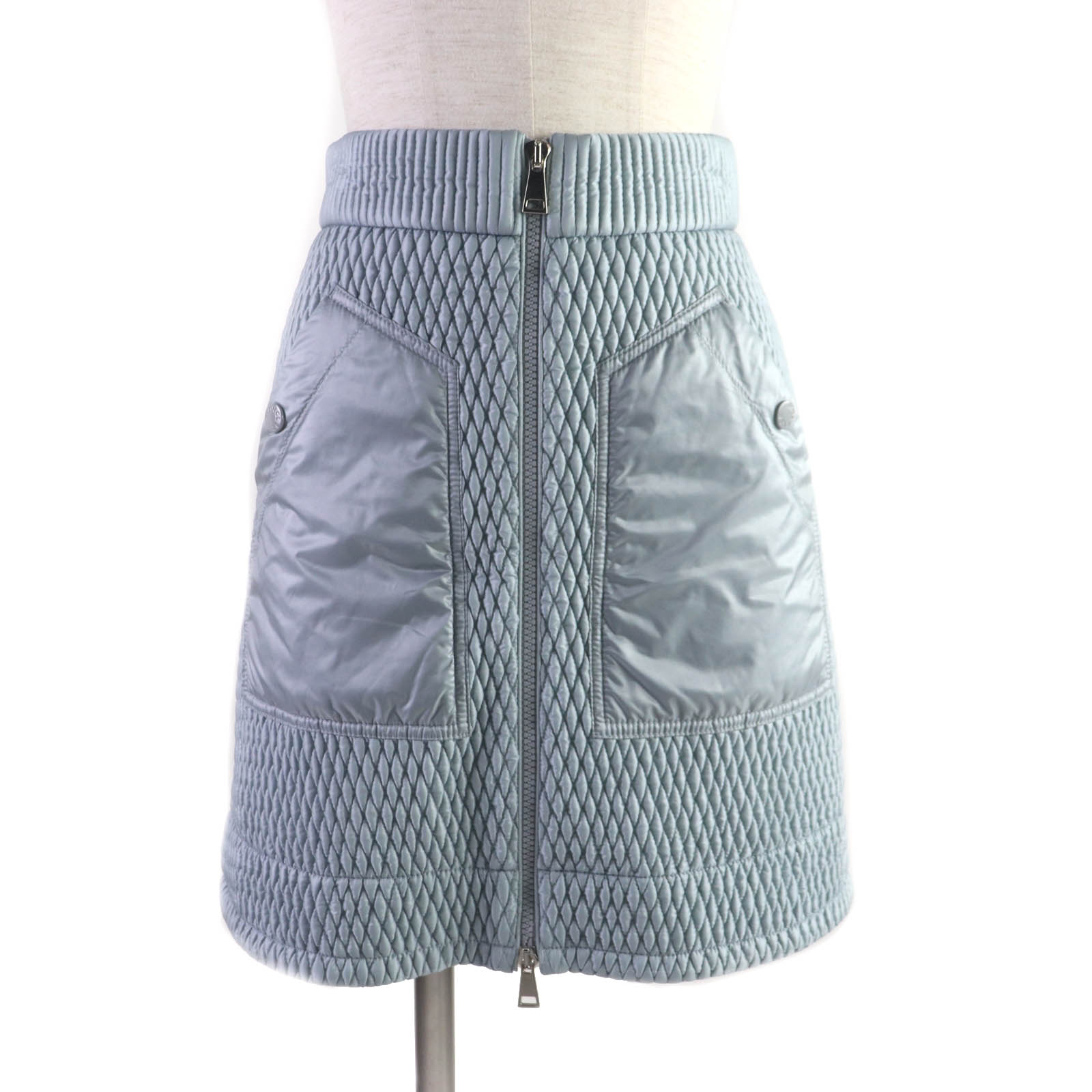 極美品★MONCLER モンクレール 2022年製 GONNA フロントZIP ロゴボタン付 台形 キルティング スカート ライトブルー 38 正規品 レディース【中古】