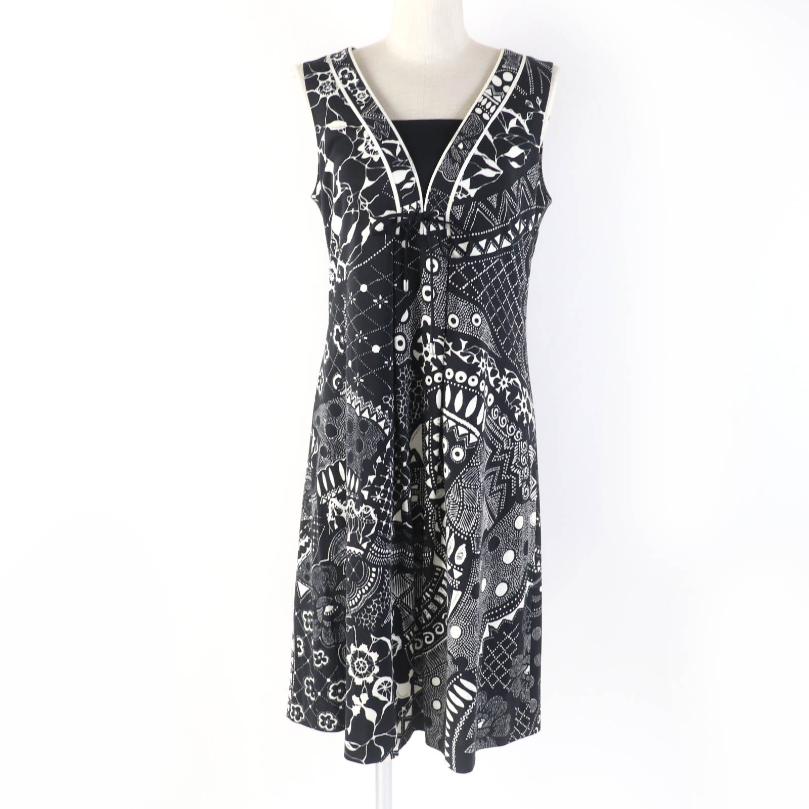 極美品☆LEONARD FASHION レオナール ファッション 0330802 コットン100％ 総柄 ノースリーブ ワンピース ブラック 40 日本製 正規品 レディース【中古】