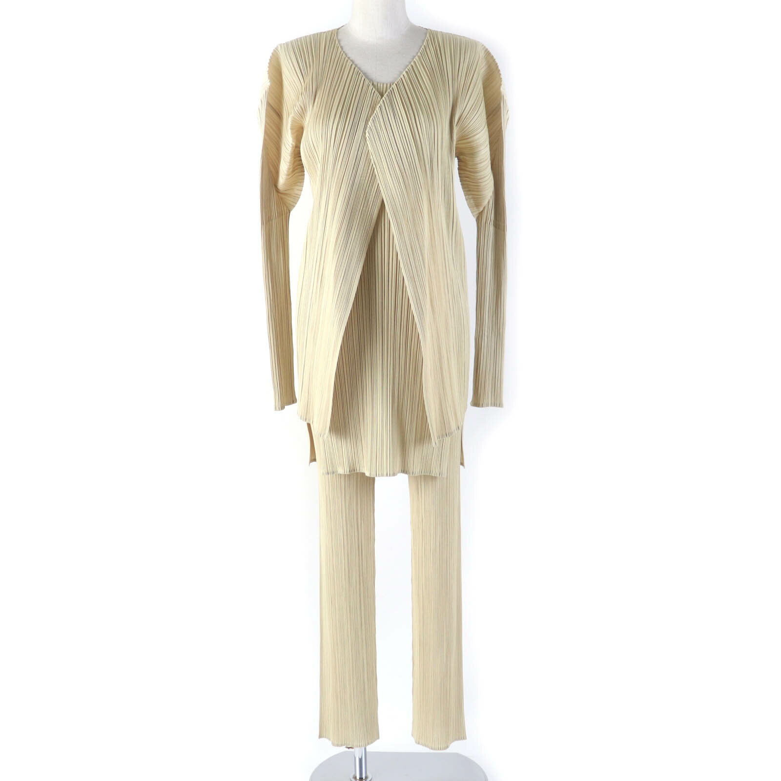 美品☆PLEATS PLEASE プリーツプリーズ イッセイミヤケ カーディガン ノースリーブカットソー パンツ 3点セット セットアップ ベージュ 3 日本製 正規品 レディース【中古】