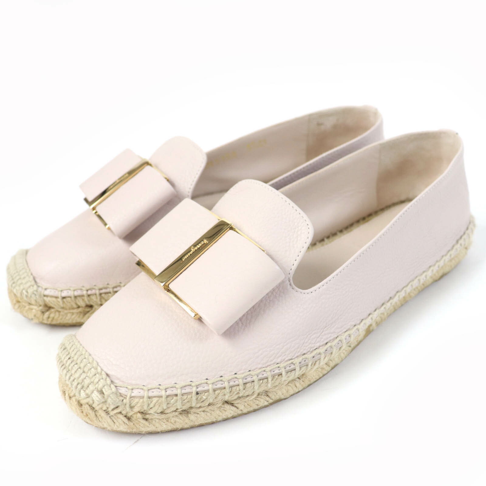 極美品☆Salvatore Ferragamo サルヴァトーレフェラガモ SANNIO ヴァラリボン付 エスパドリーユ フラットシューズ レザーシューズ ピンクベージュ 5.5 箱・保存袋付き スペイン製 レディース【中古】