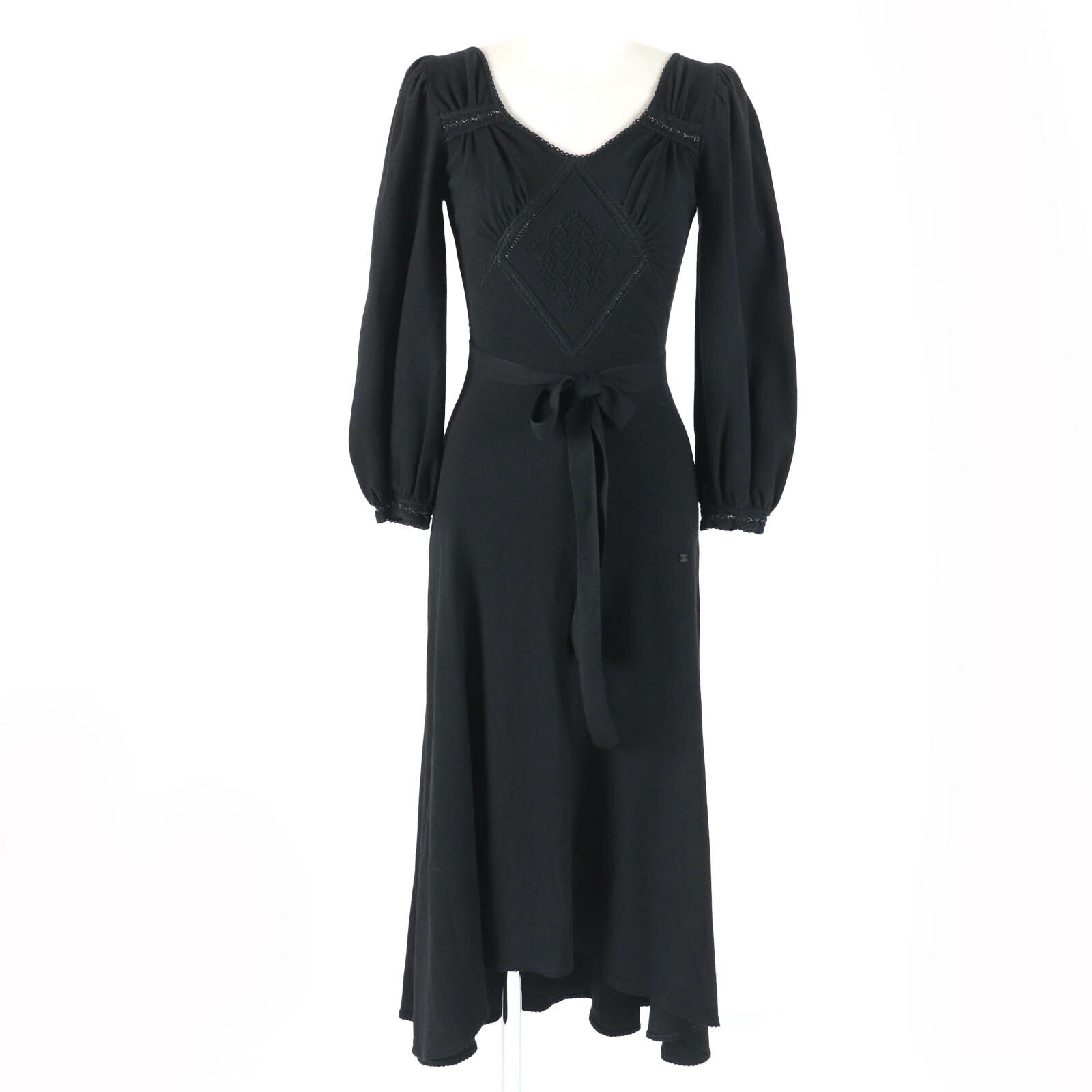 極美品☆CHANEL シャネル 05A P26224V01924 カシミヤ混 ココマーク付 パフスリーブ Aライン ニット フレア ワンピース ブラック 36 ハンガー・ガーメント付き フランス製 正規品 レディース【中古】
