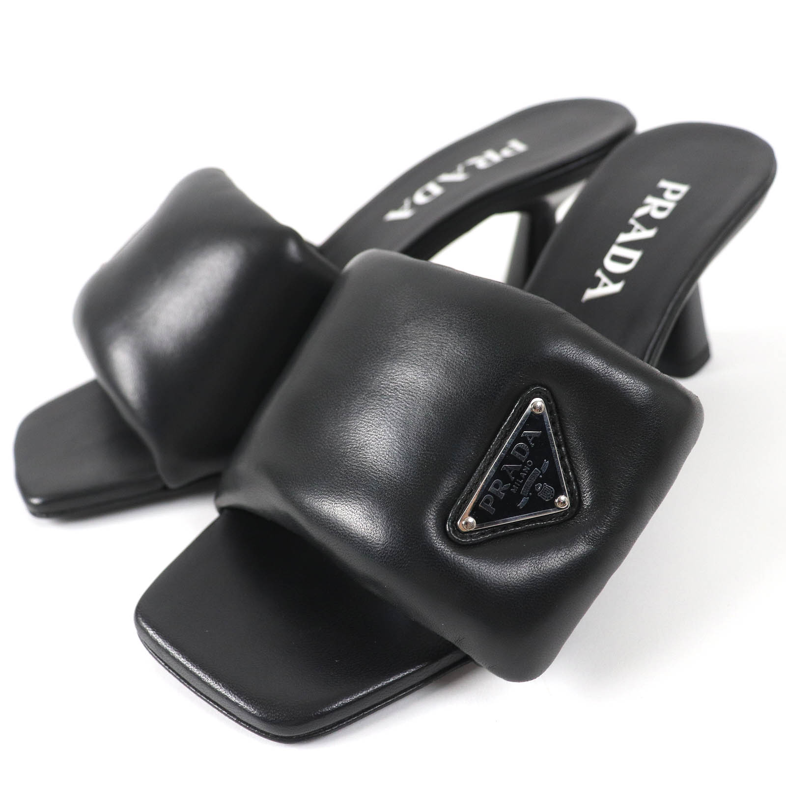 極美品△PRADA プラダ 1XX654 トライアングルロゴ ソフト パデッド ナッパレザー ミュール サンダル ブラック 36.5 イタリア製 レディース 大人気 オススメ◎【中古】