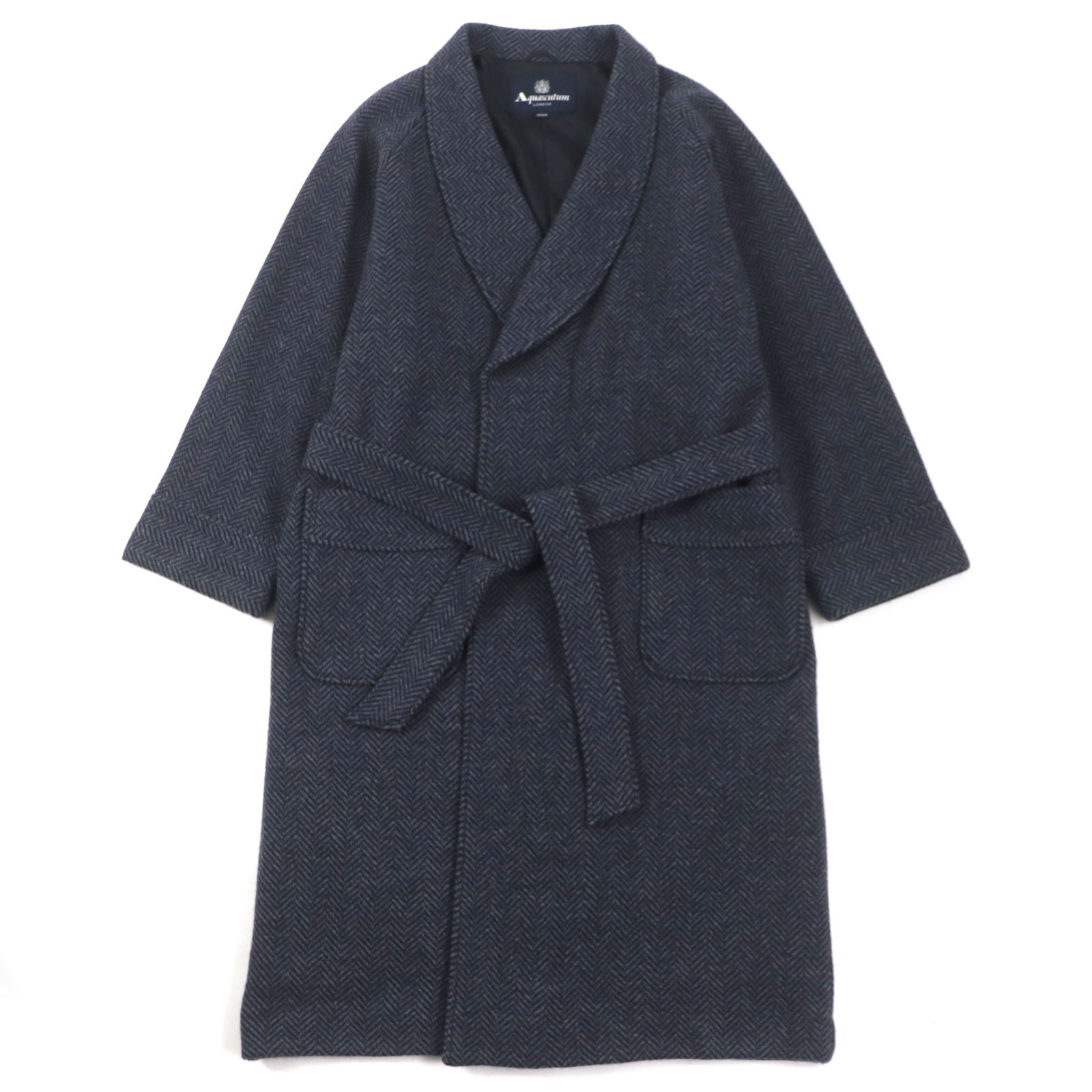 極美品▼Aquascutum アクアスキュータム ウール カシミヤ ヘリンボーン柄 ベルト付き 裏地ロゴ柄 ガウン コート ネイビー グレー M 日本製 正規品 メンズ【中古】