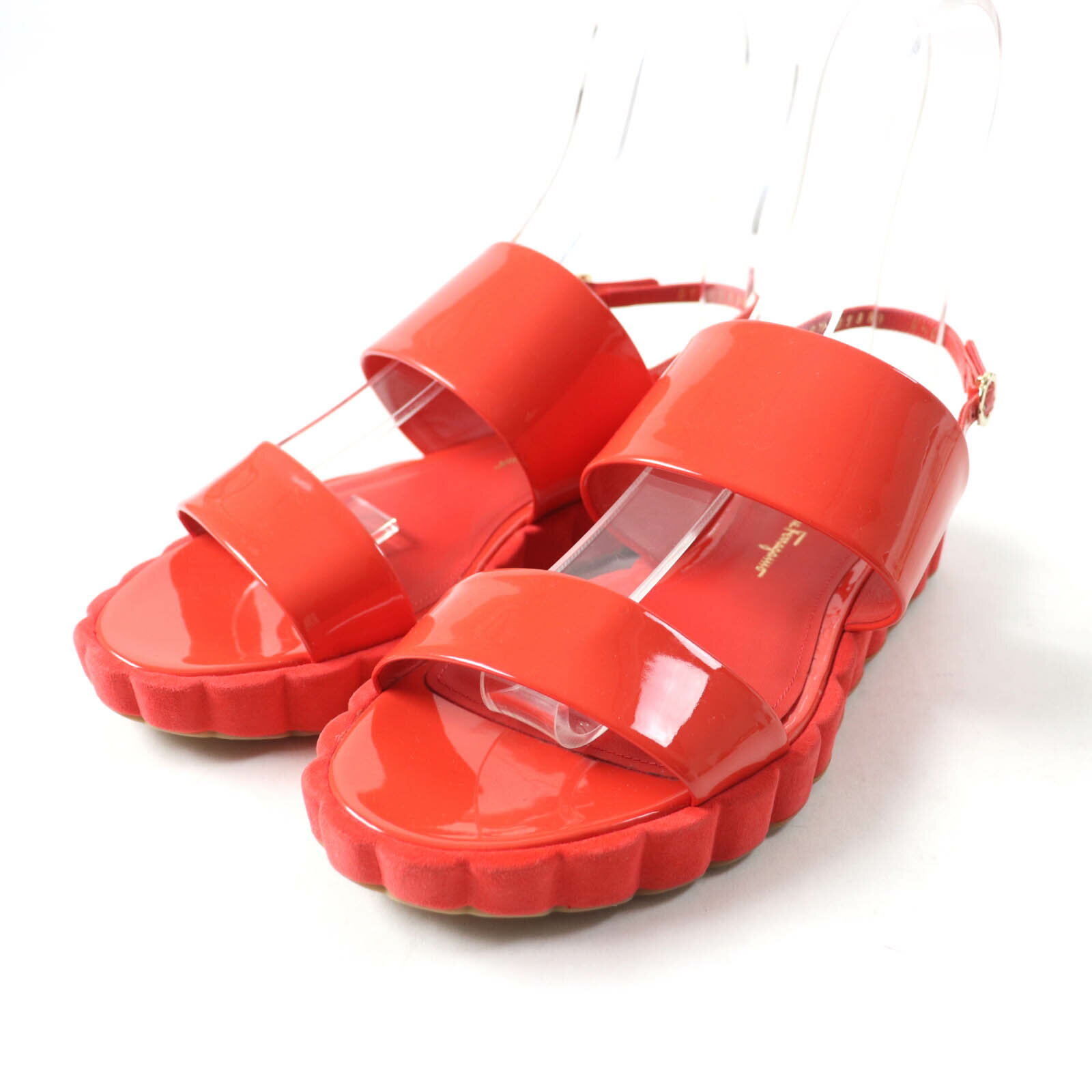 未使用品★Salvatore Ferragamo サルヴァトーレフェラガモ バックストラップ付 パテントレザー フラットサンダル レッド 6.5 保存袋付き イタリア製 レディース【中古】