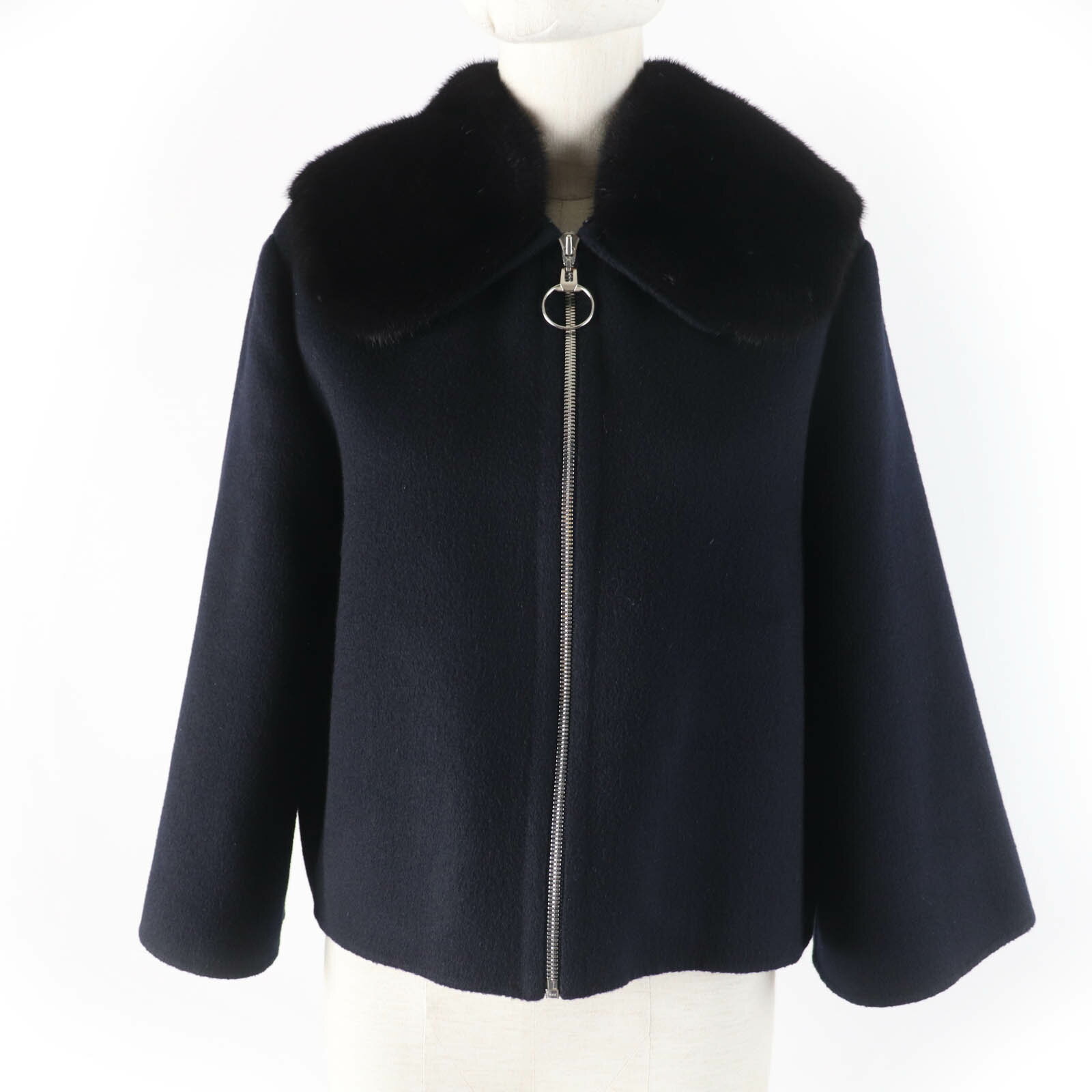 極美品☆FOXEY BOUTIQUE フォクシー ブティック 40064 カシミヤ100％ 襟ミンクファー付 ZIP UP ショート丈 ジャケット ダークネイビー 38 正規品 レディース【中古】