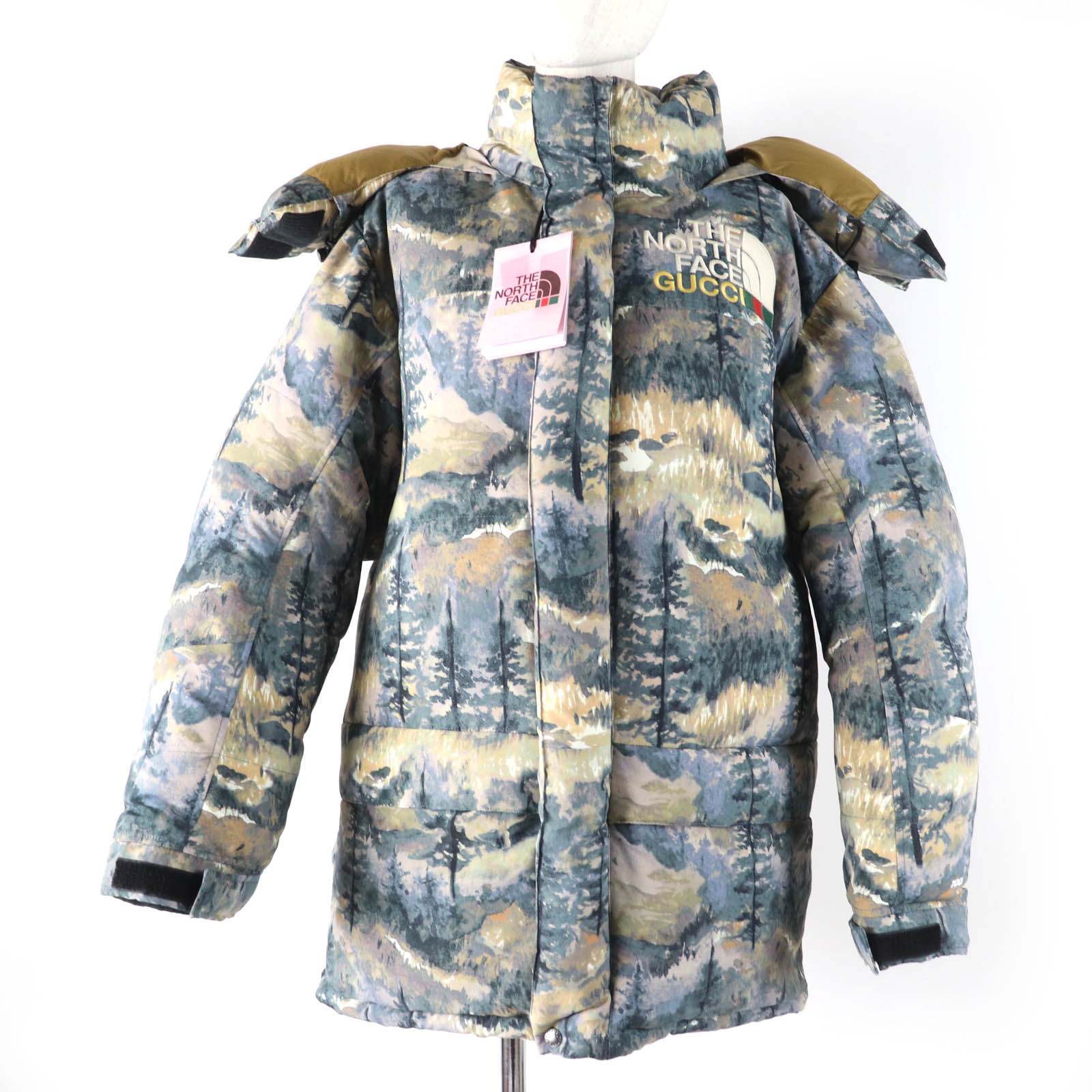 未使用品☆GUCCI×THE NORTH FACE グッチ×ザ・ノースフェイス 21-22AW 663921 ボリューム◎ フォレストプリント フード付 ダウンコート グリーン系 S ハンガー付き 正規品 レディース【中古】