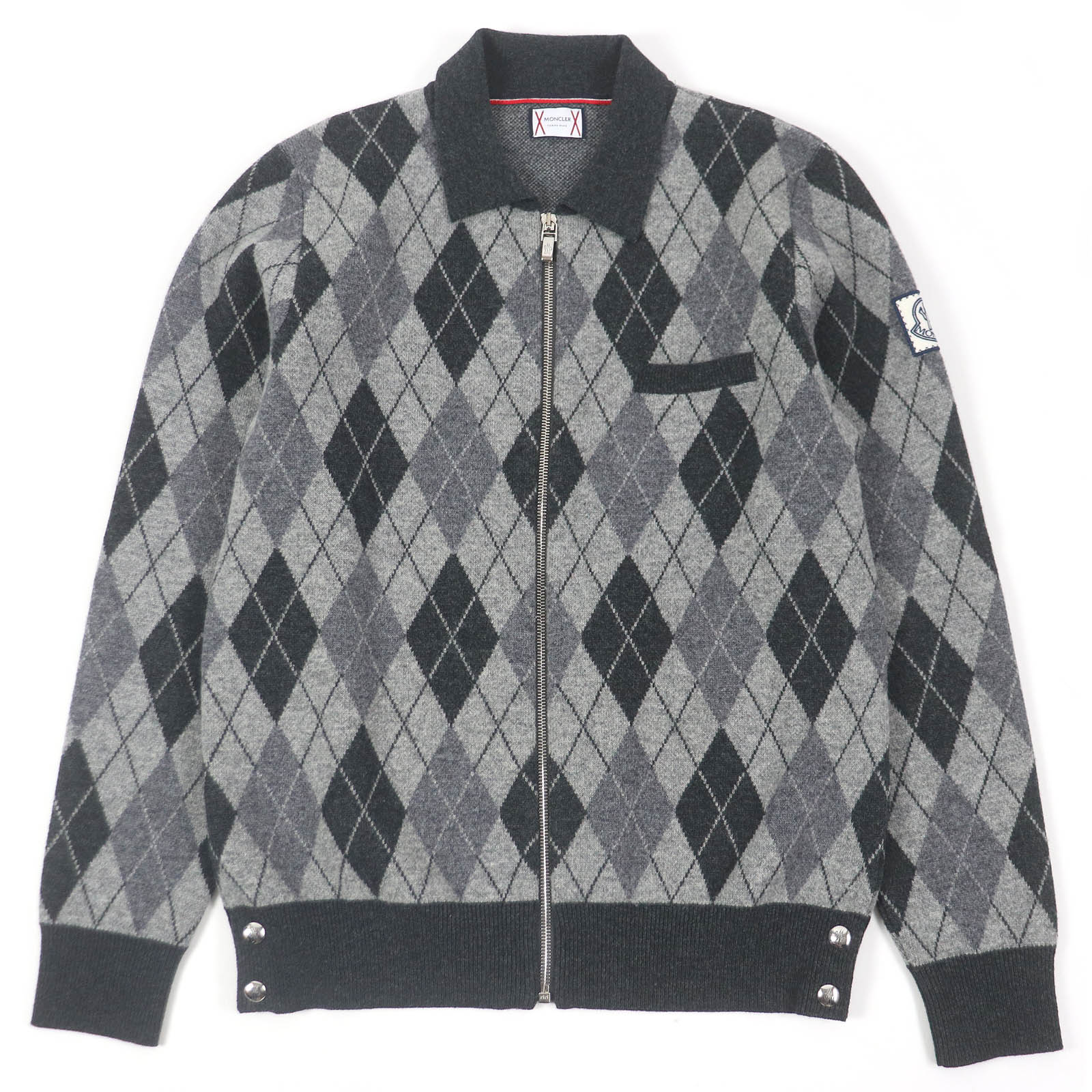 美品□MONCLER GAMME BLEU モンクレール ガムブルー MAGLIONE TRICOT POLO ウール100％ アーガイル ロゴワッペン ニットジャケット ブルゾン グレー L イタリア製 正規品 メンズ【中古】