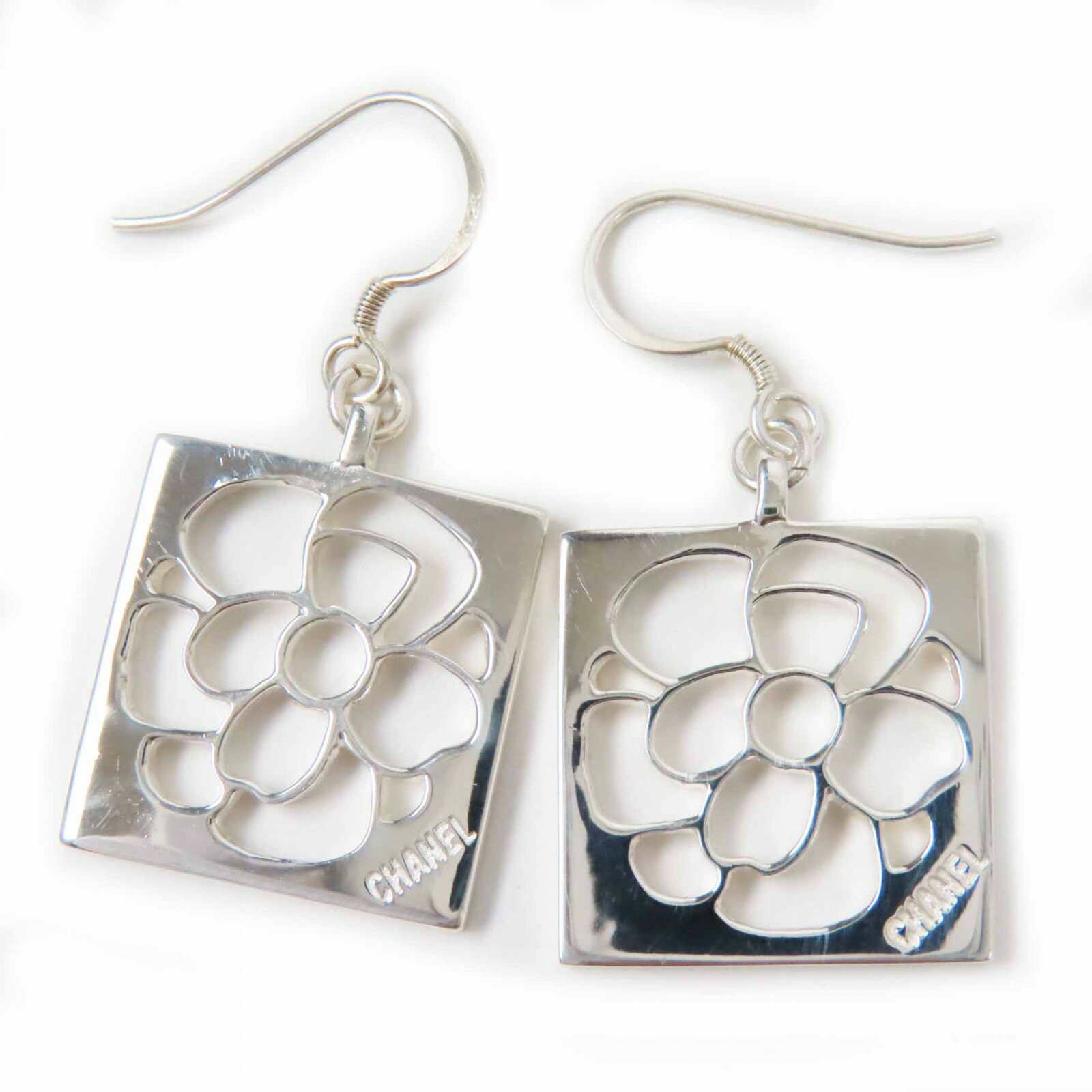 極美品◎CHANEL シャネル ヴィンテージ ロゴ カメリア プレート ピアス アクセサリー SV925 シルバー 重量7.5g レディース【中古】