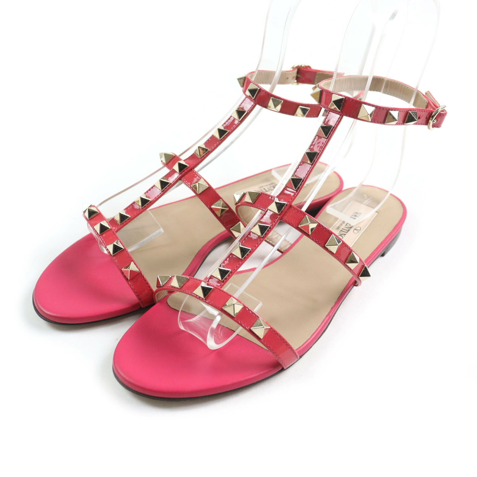 極美品★Valentino Garavani ヴァレンティノガラヴァーニ ロックスタッズ付 アンクルストラップ パテントレザー フラットサンダル ピンク ゴールド金具 36 イタリア製 レディース【中古】