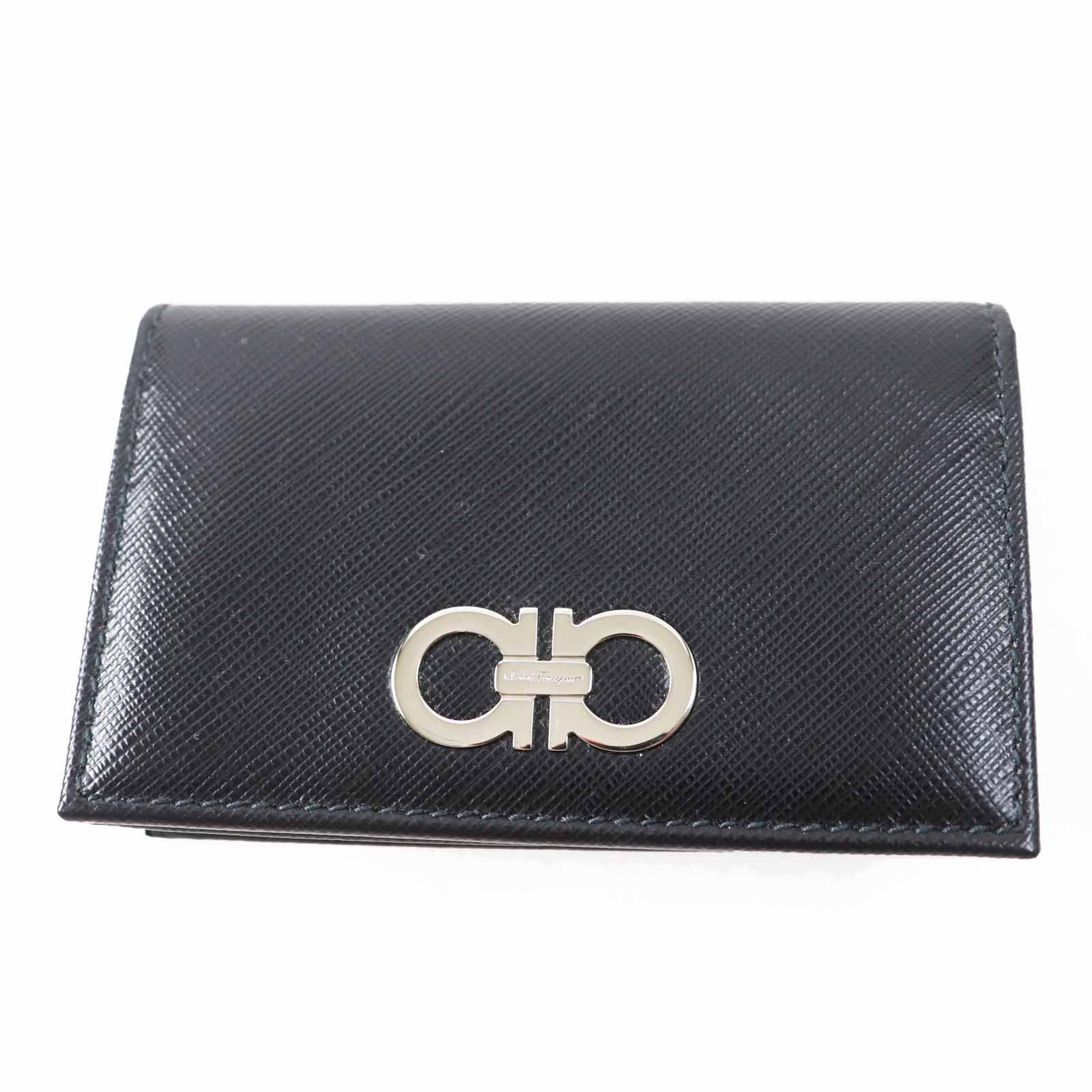 極美品◎Salvatore Ferragamo サルヴァトーレフェラガモ KM-22 C330 ダブルガンチーニ レザー パスケース NFCタグ ブラック シルバー金具 箱付き イタリア製 レディース【中古】
