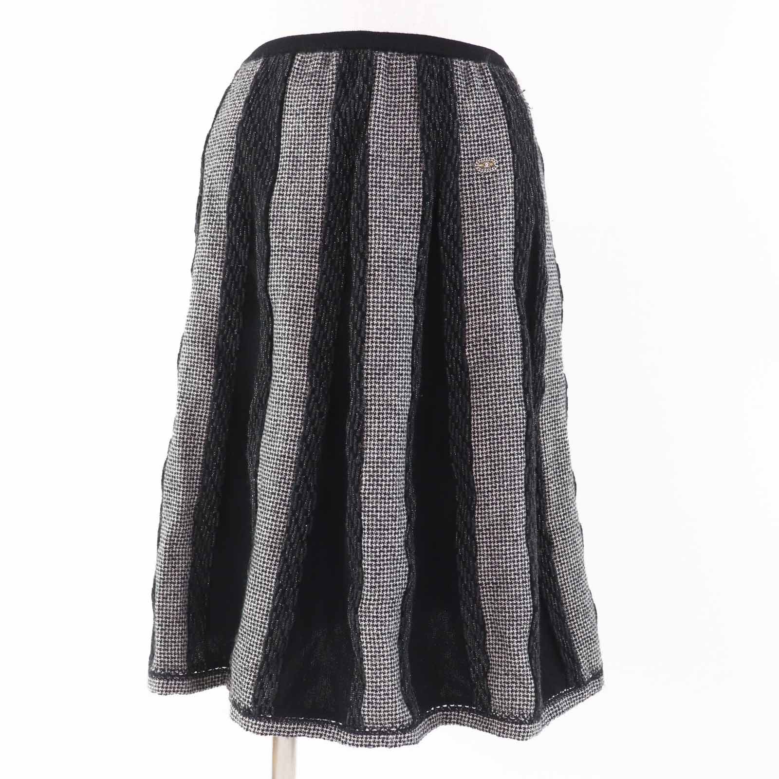 極美品 CHANEL シャネル ヴィンテージ 05A P26661 ココマークプレート付き フレアスカート ブラック グレー ホワイト 40 フランス製 レディース【中古】