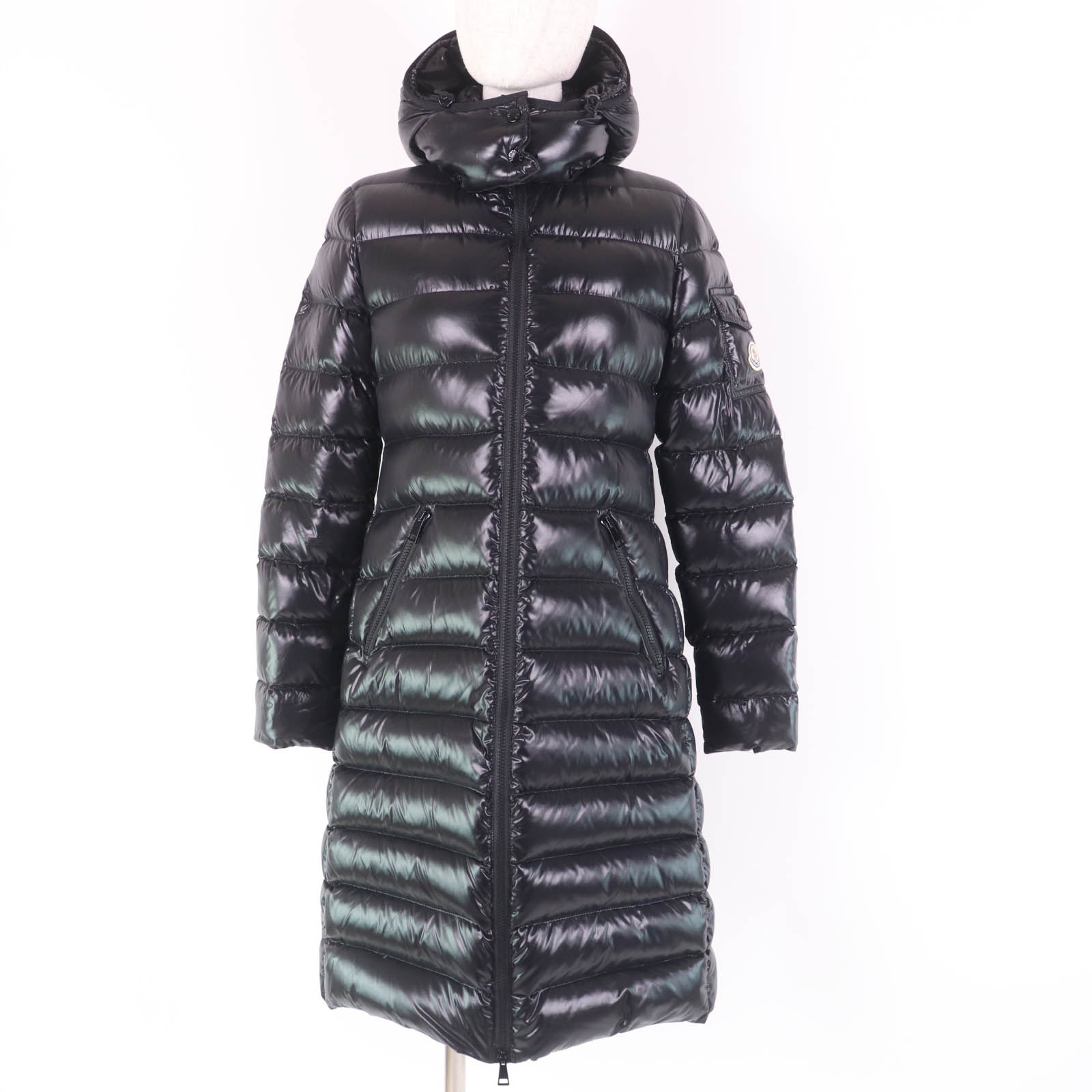 美品☆MONCLER モンクレール 18-19AW MOKA ロゴワッペン・フード付 ロング丈 ZIP UP ダウンコート ブラック 1 正規品 レディース【中古】