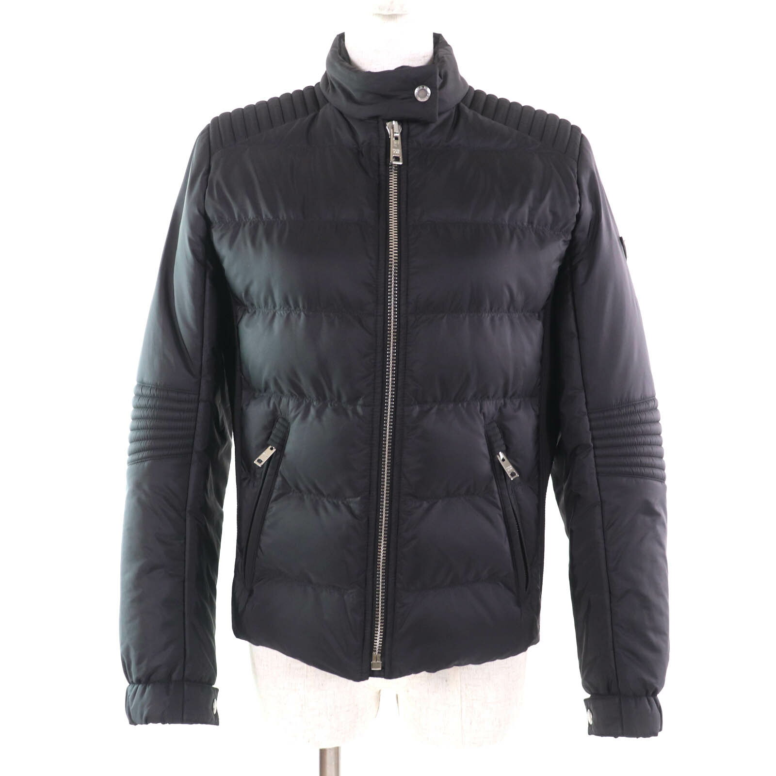 美品★PRADA プラダ 290545 トライアングルロゴ ZIP UP ダウンジャケット アウター ブラック 42 正規品 レディース【中古】