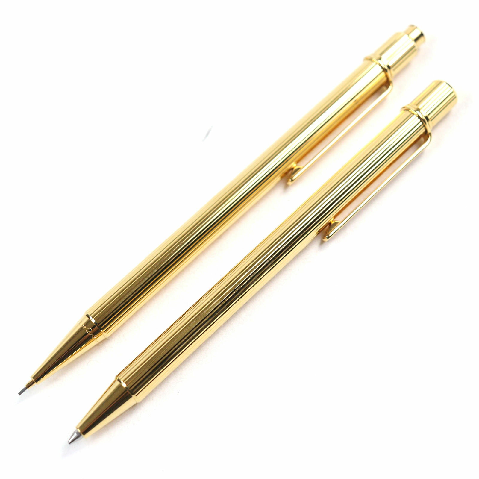 極美品○Cartier カルティエ must de cartier マスト ドゥ カルティエ ダブルC ロゴ刻印 シャープペンシル ボールペン ケース付き ゴールド ストライプ柄 箱・保存袋・ケース付き フランス製 メンズ 筆記確認済み【中古】